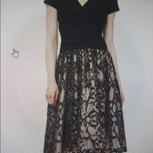 NEW SLNY Womens Black Metallic V-Neck mesh Coctail Dress Size 6